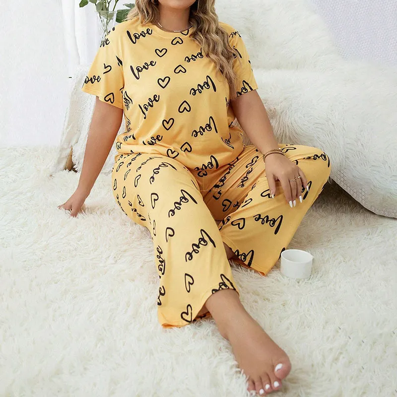 Women's Plus-sized Heart Printing Round Neck Short-sleeved Trousers Pajamas Suit - Yellow