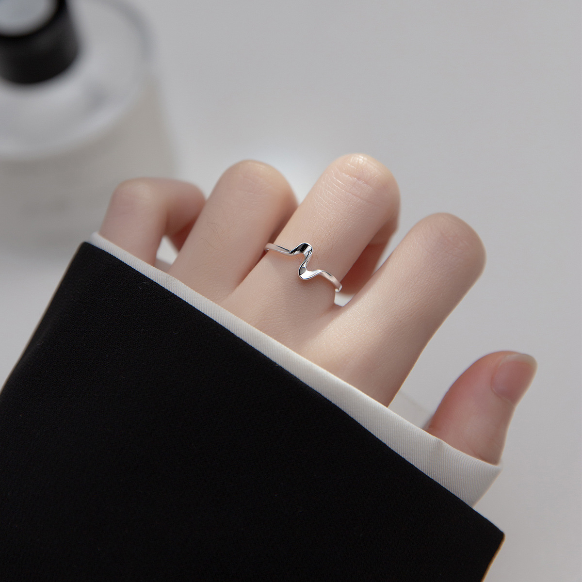Fashion Personality Wave Simple Ring
