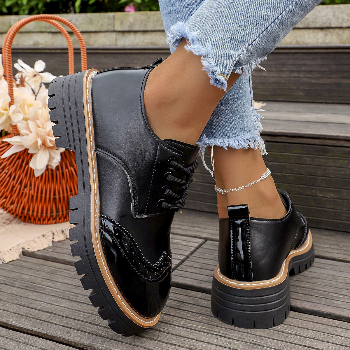 Women's PU Pumps – angled pair view