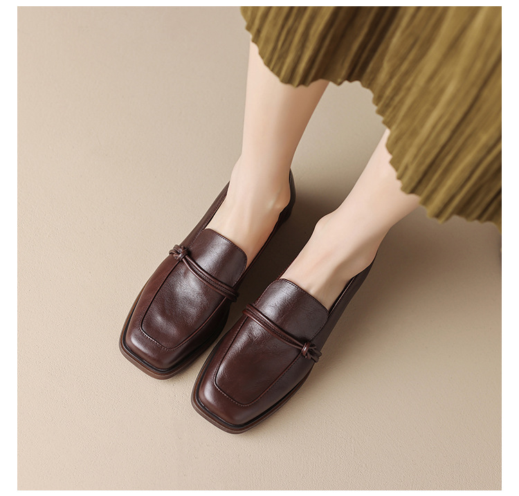 Women’s Retro Minimalist Mid-Heel Leather Shoes