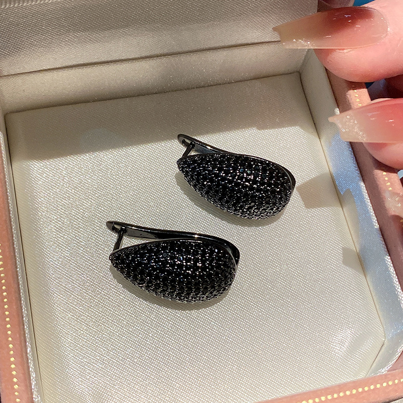 Trendy Minimalist And Classic Instagram-style Earrings