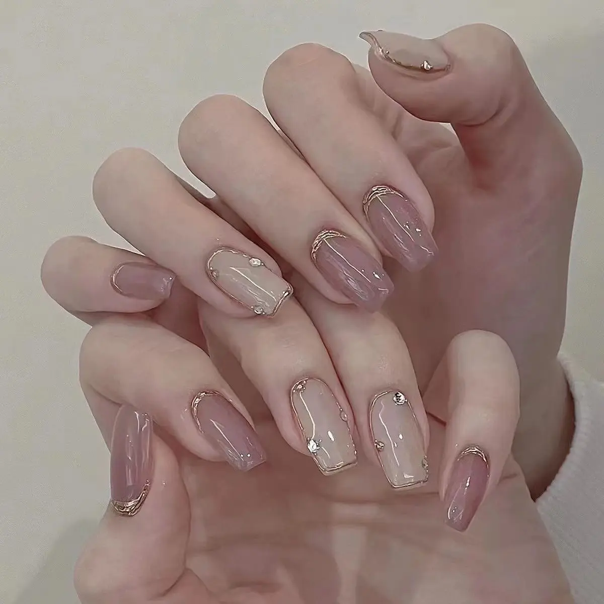 Hand-worn Nail Nude Metallic Mirror Line Manicure
