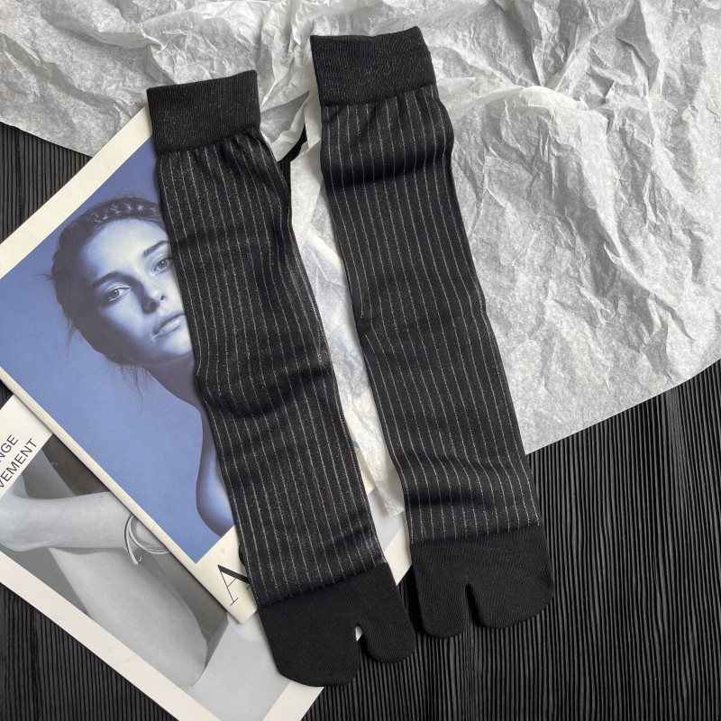 Ultra-thin Bright Silk Vertical Stripes Transparent Summer Split Toe Stockings Women's Socks