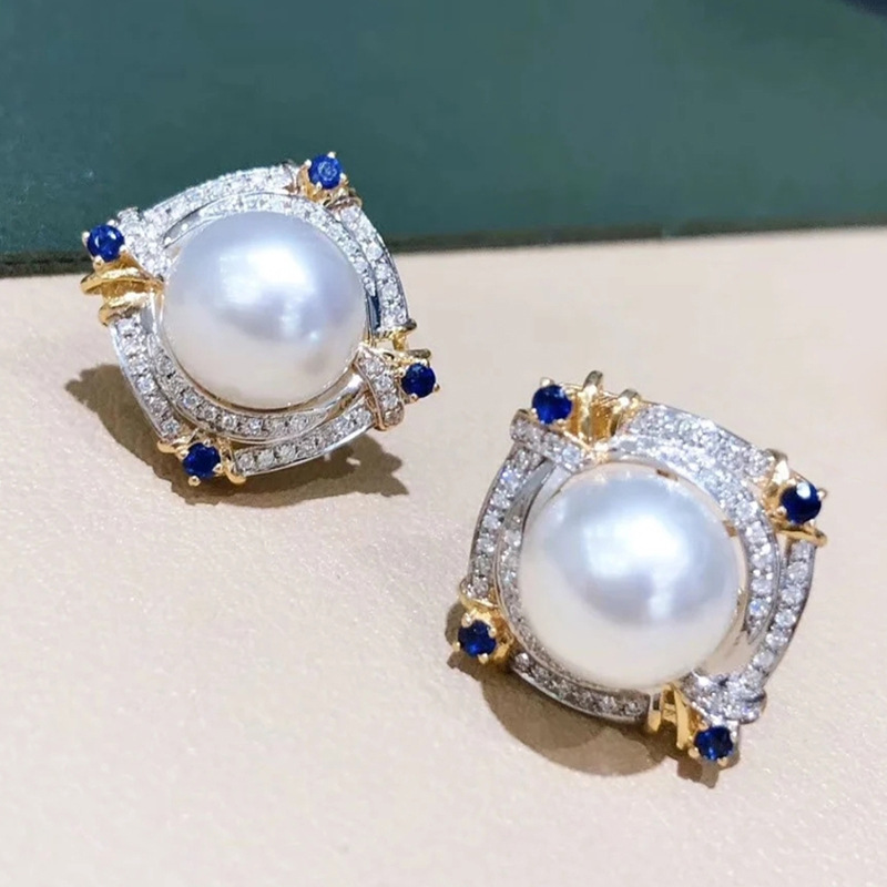 Elegant Two-tone Faux Pearl Stud Earrings With A Geometric Diamond Shape