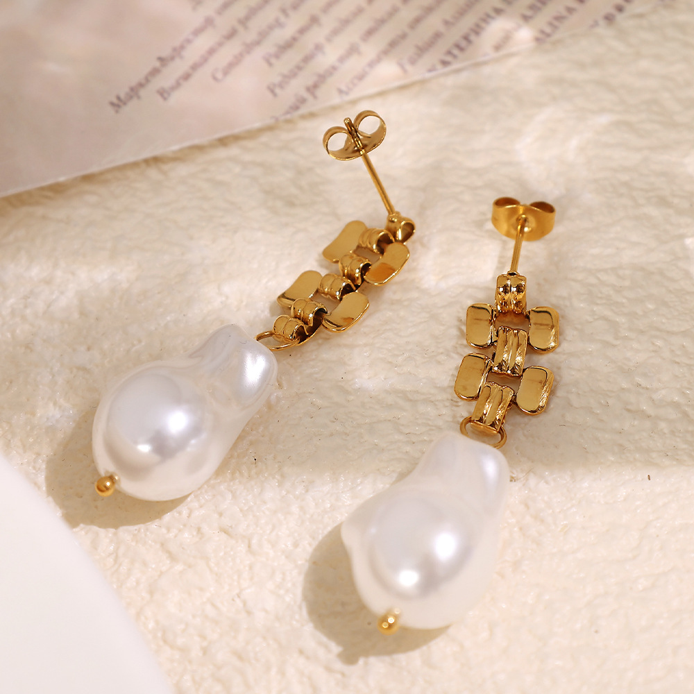 Women's 18K Gold French Style Temperament Vintage Chain Titanium Steel Earrings