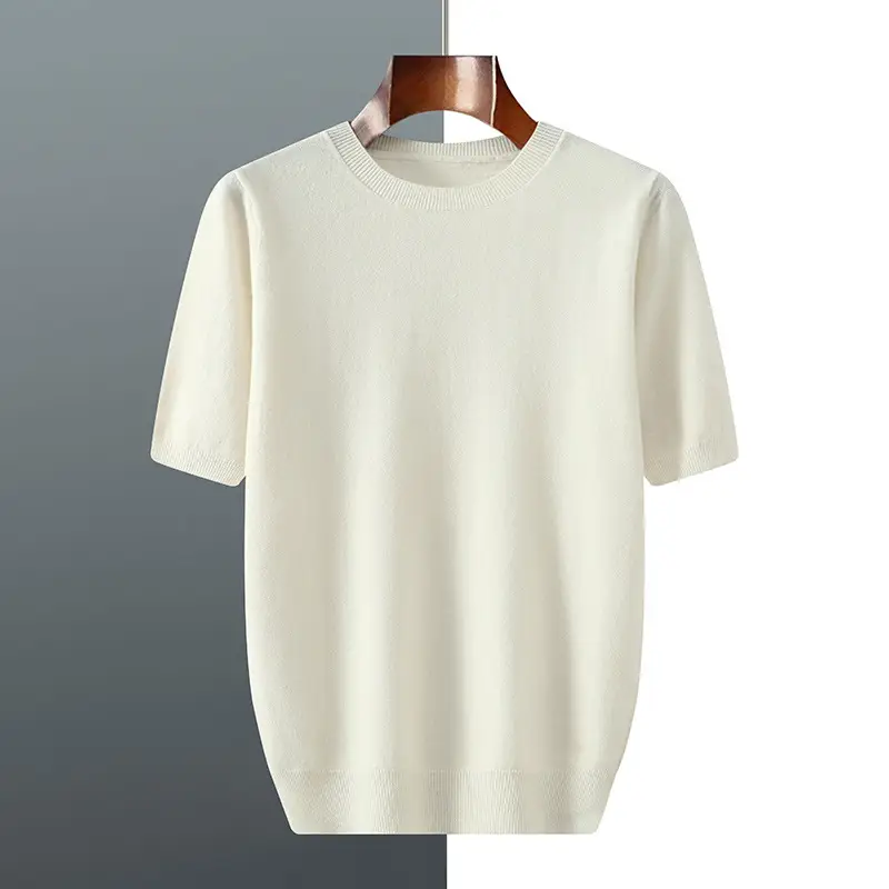 Men's Round Neck Knitted Sweater With Short Sleeves