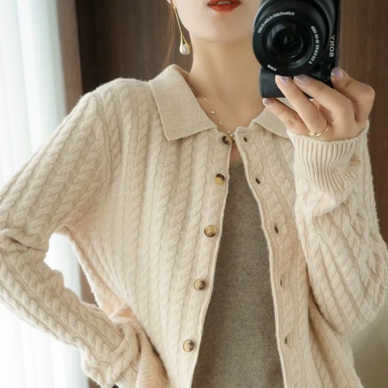 Spring And Autumn New Western Style Lapel Knitted Sweater - Beige