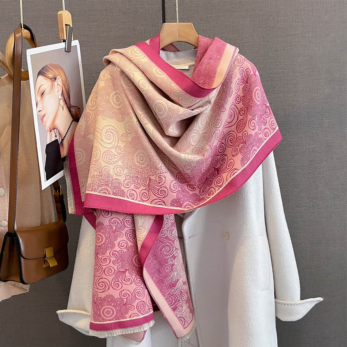 Patchwork Color-block Design Vintage-print Neck Scarf