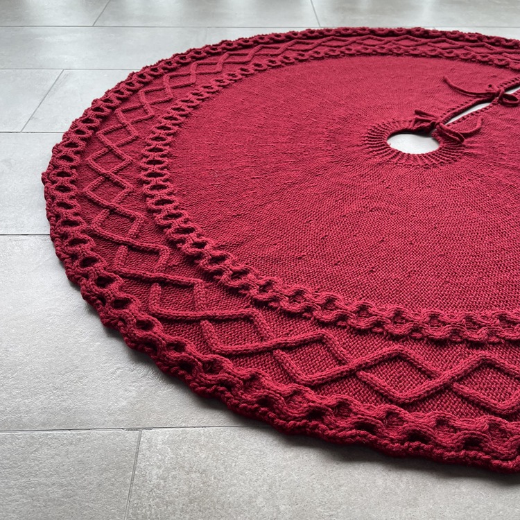 Title 2, Household Fashionable Knitted Diamond Tree Skirt