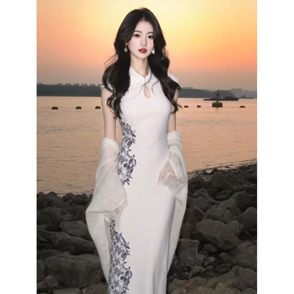 Modern Chinese-Style Slim Fit Cheongsam Dress - Silk Blend Elegant Traditional-Inspired Women's Formal Dress