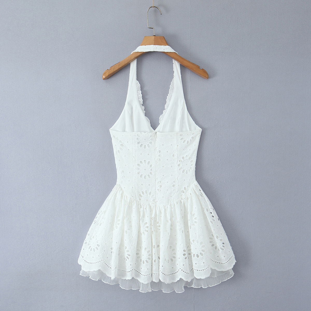 Lace Embroidery Halter Slim Fit Dress