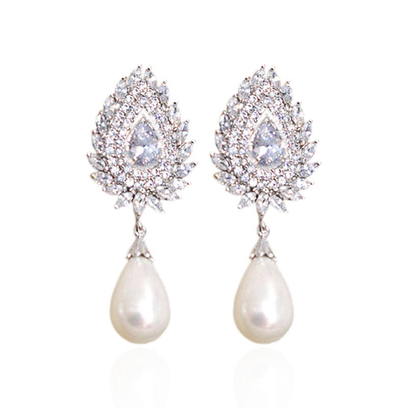 Women's Wedding Earrings Studded With Zircon