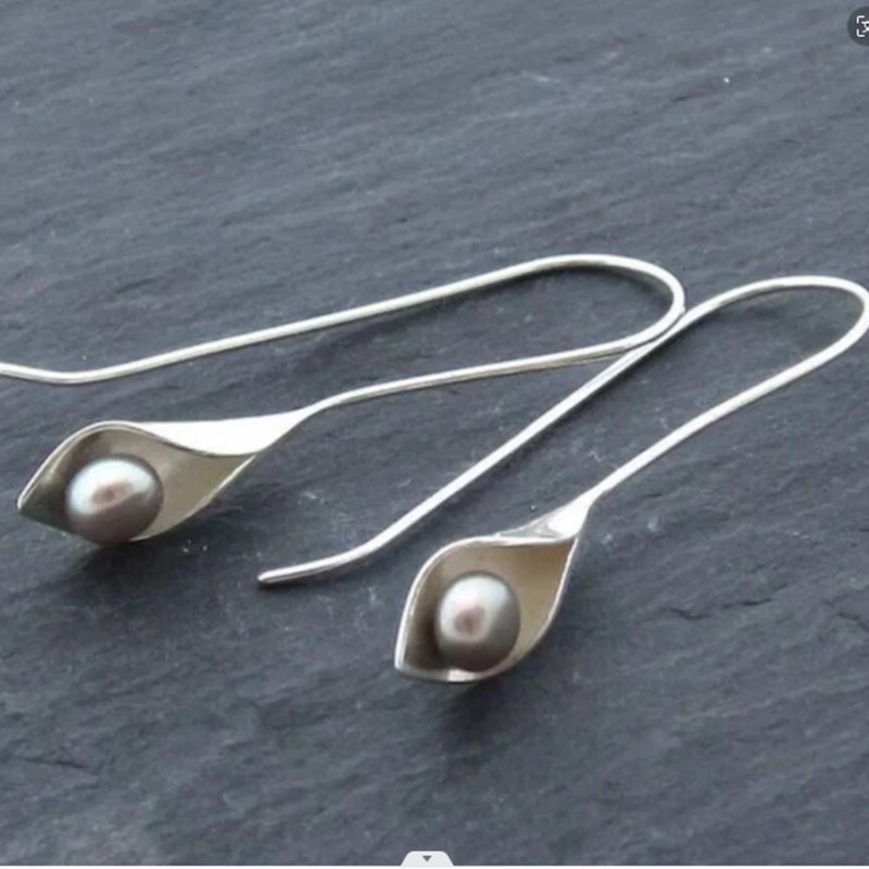 Geometric Silver Inlaid Pearl Dark Night Ear Hanging Retro