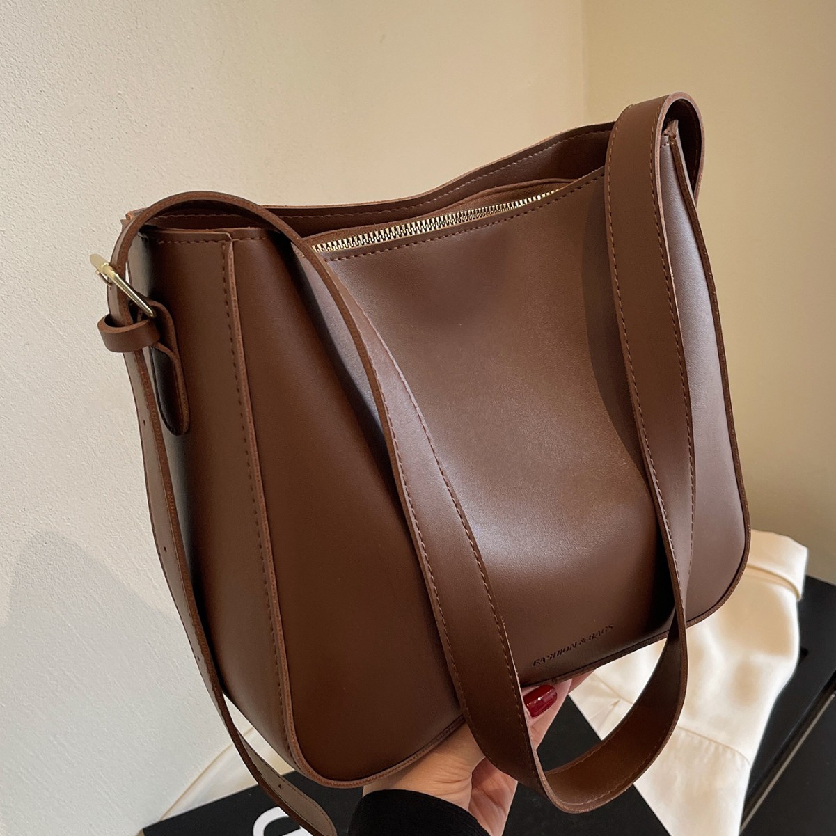Sac épaule et bandoulière en PU — Grand, haut de gamme 4