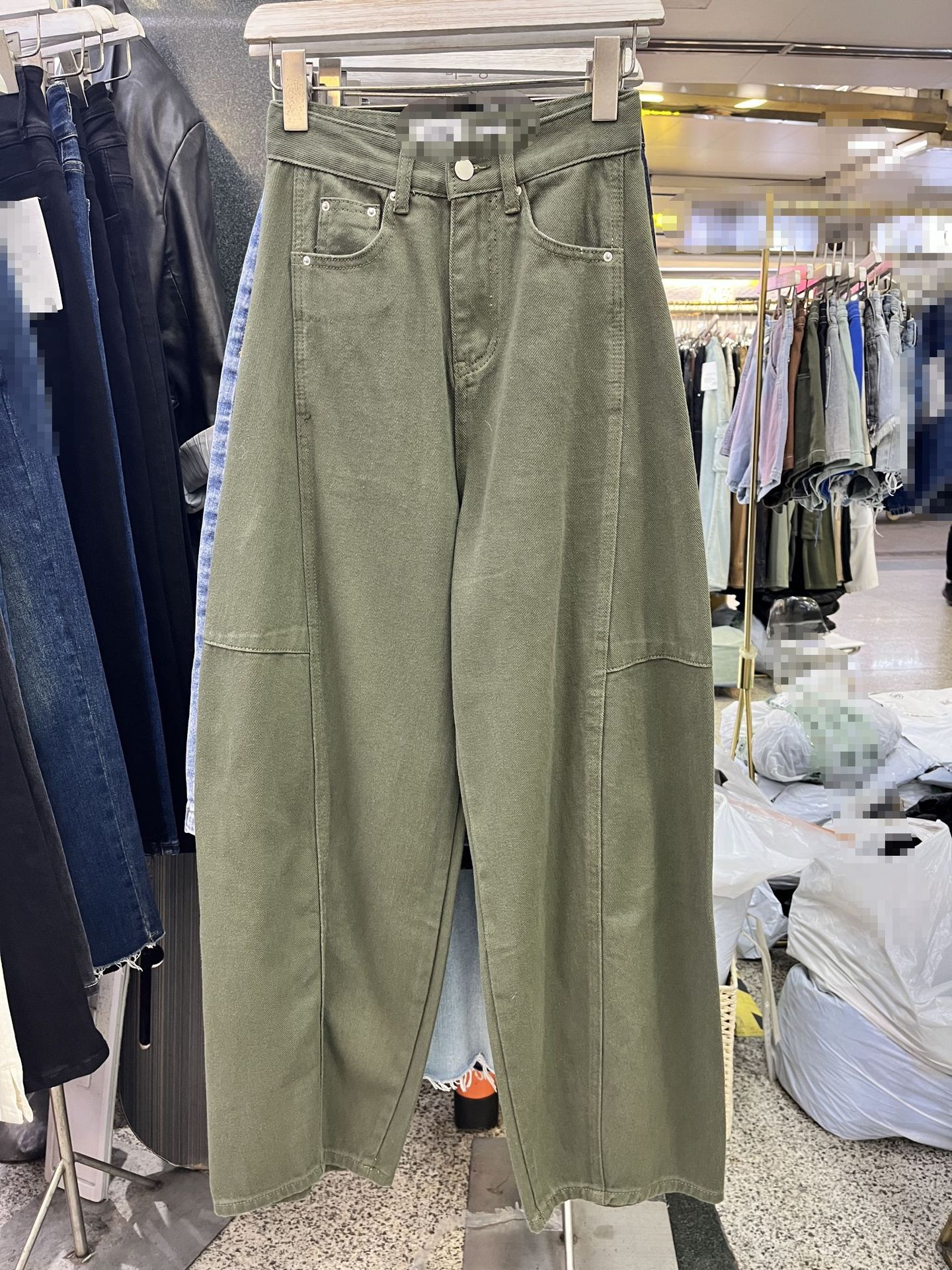 https://cf.cjdropshipping.com/quick/product/7b0db3f8-26c7-4290-aa8d-df3475740b63.jpg