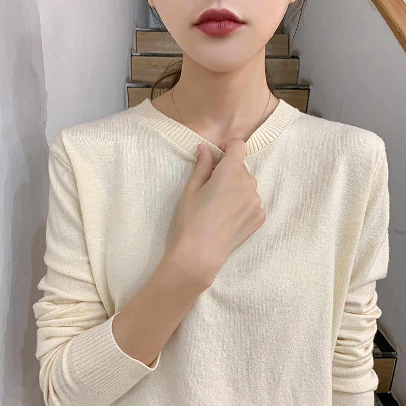 Womens Long-sleeve Knitted Pullover With A Crew Neck Lightweight Sweater Top