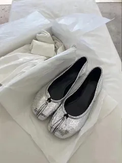 Women's Fashion Personality Flat Shoes - Silver - View 1