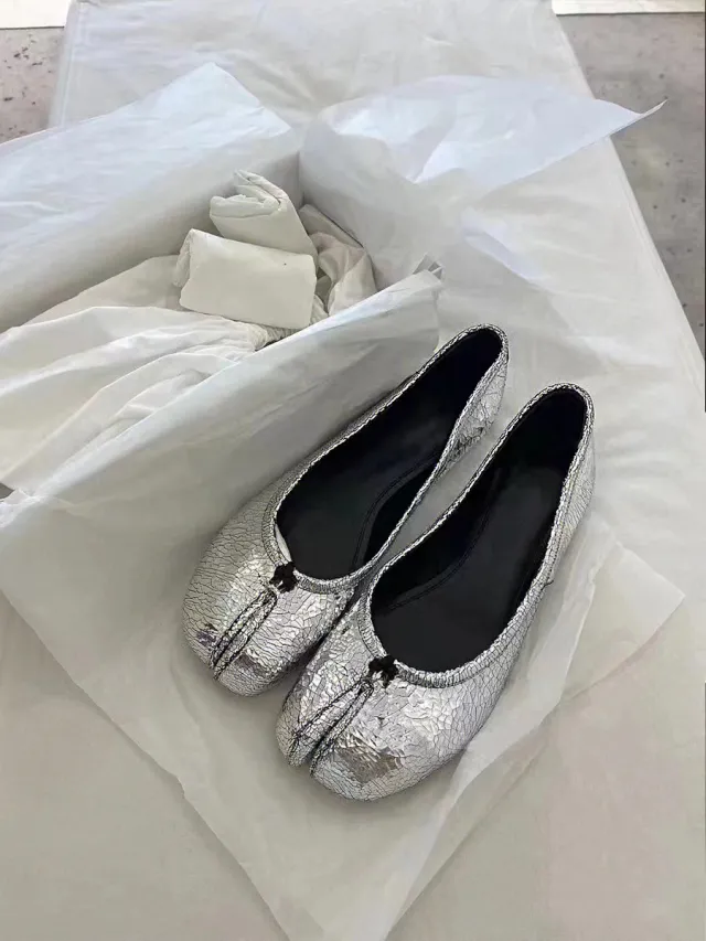 Women's Fashion Personality Flat Shoes Silver - Shop at LoveMi