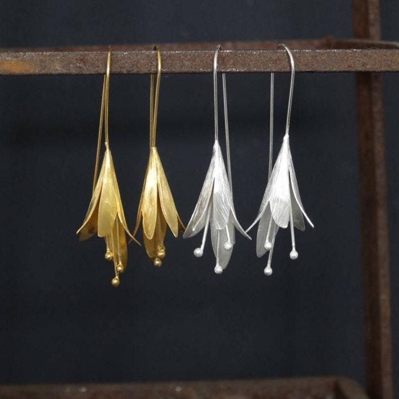 Retro Petunia Creative Flower Pendant Earrings