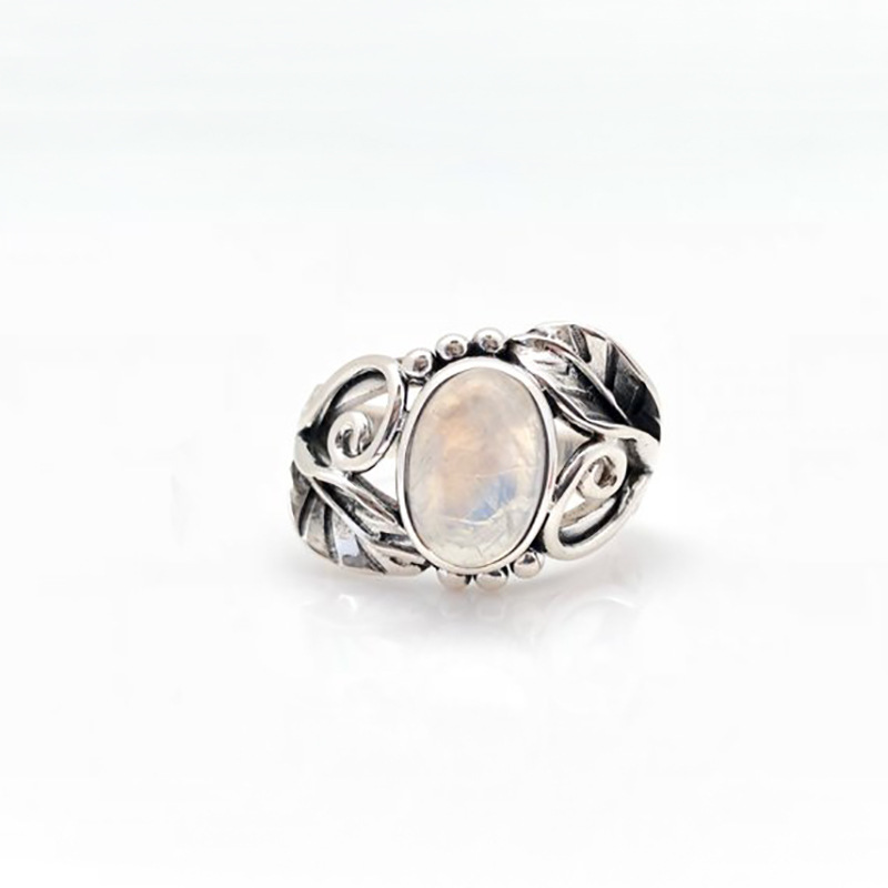 Women's Retro Milky White Resin Ring