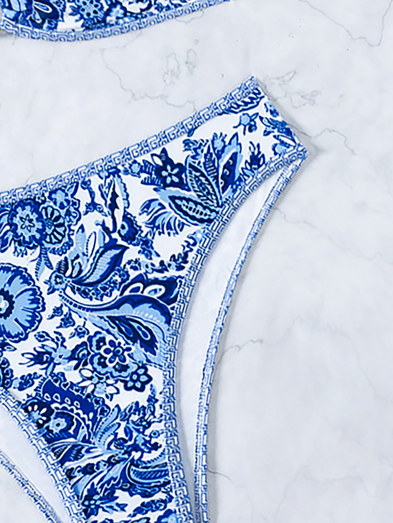 Buy Women's Clothing Online | Buy Trending Dresses for Women