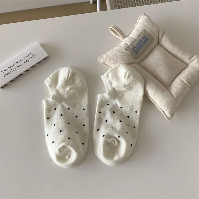 Dot Women's Low-cut Liners Socks Invisible - Milky White Ankle Socks