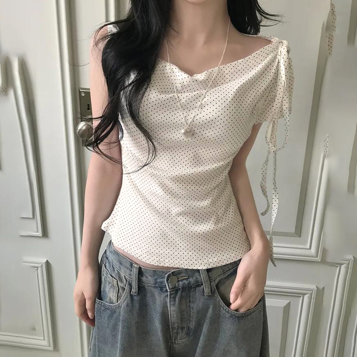 Knotted Slim Fit Backless Halter Short Sleeve Top