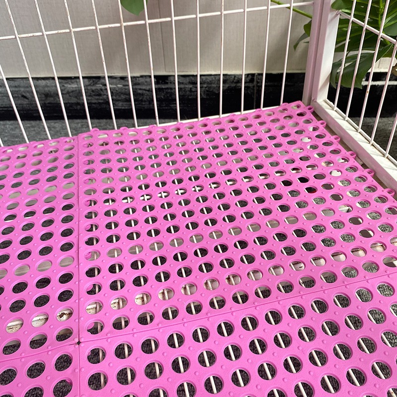 Pet Foot Pad With A Mesh Design To Prevent Paws From Getting Stuck