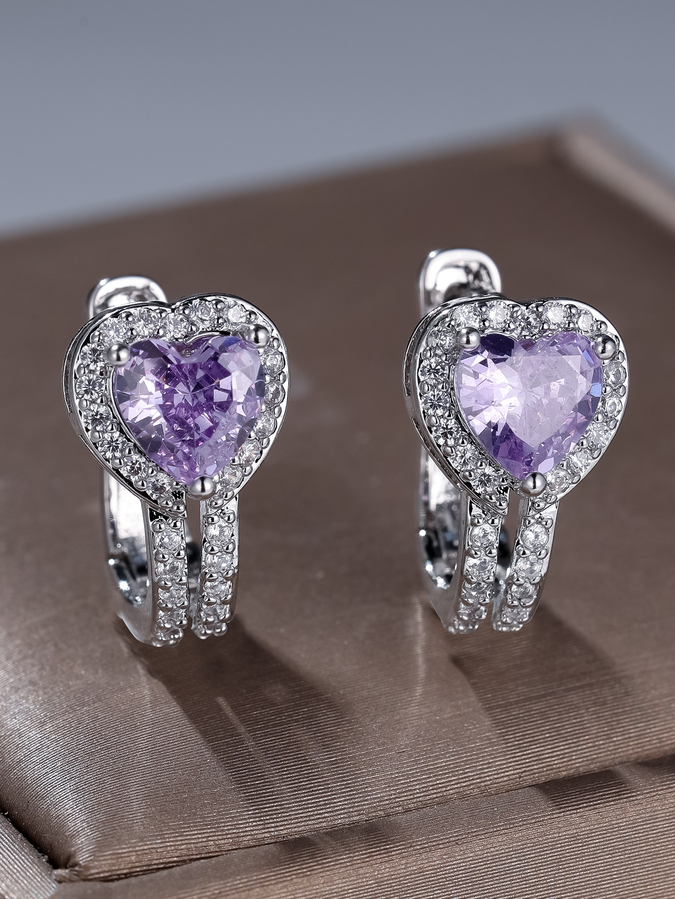 Classic Heart-shaped Hollow-out Ear Clips With Blue Diamonds