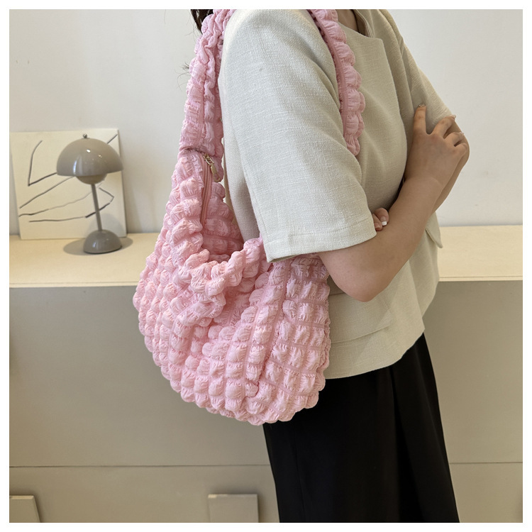 Niche Pleated Clouds Cute Simple Soft Trendy Western Style Underarm Commuter Bag — foto 12