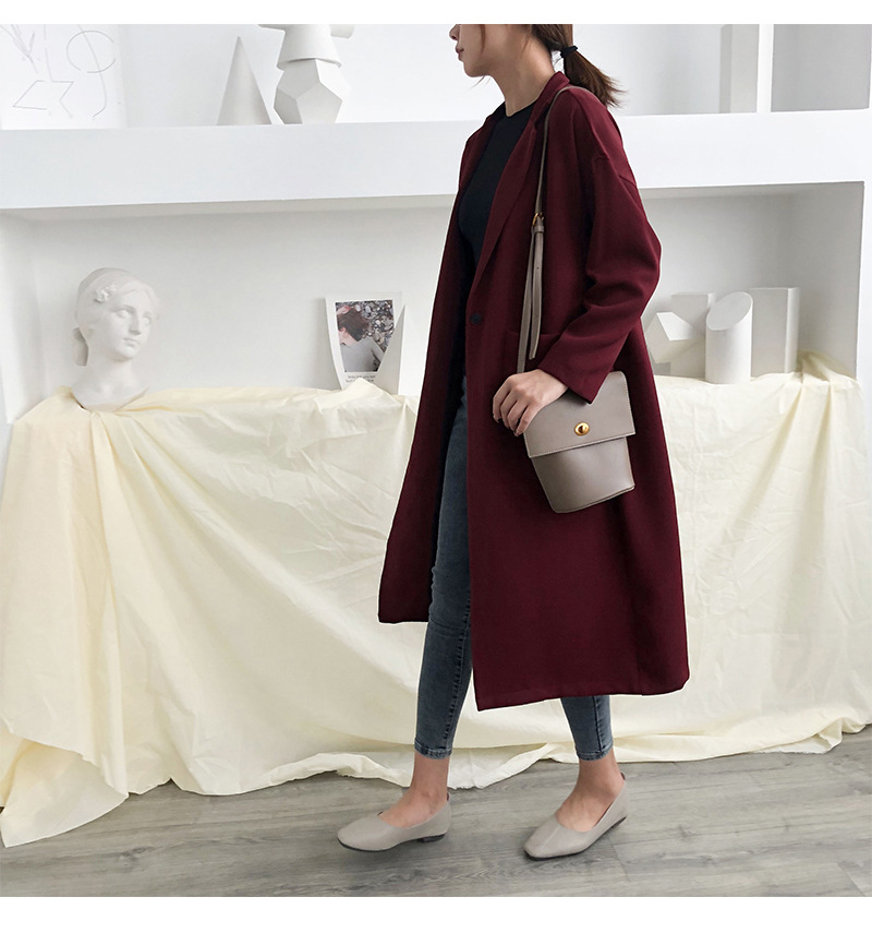 Title 16, Solid color silhouette loose coat