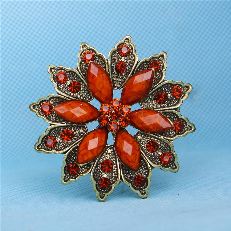 Title 1, High-end Diamond Brooch Vintage Corsage Fashion