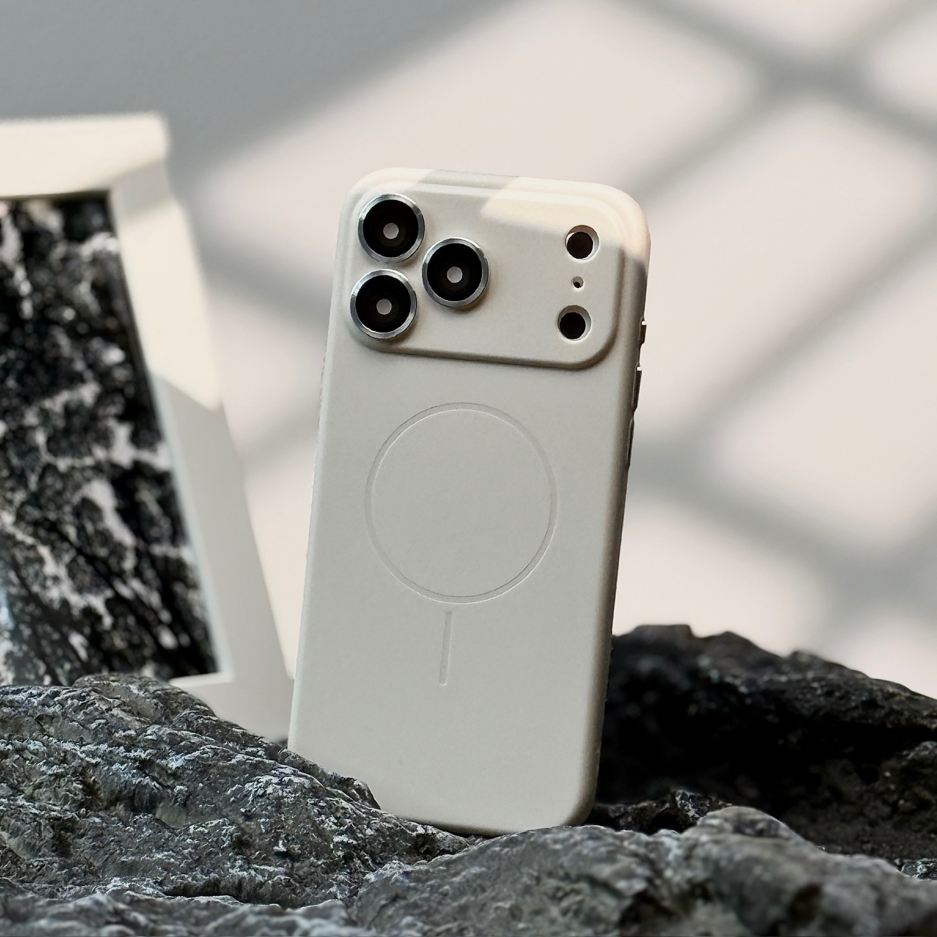 Frosted Skin Feeling Magnetic Suction Phone Case Lens Protector All-inclusive Drop-resistant - Image 4