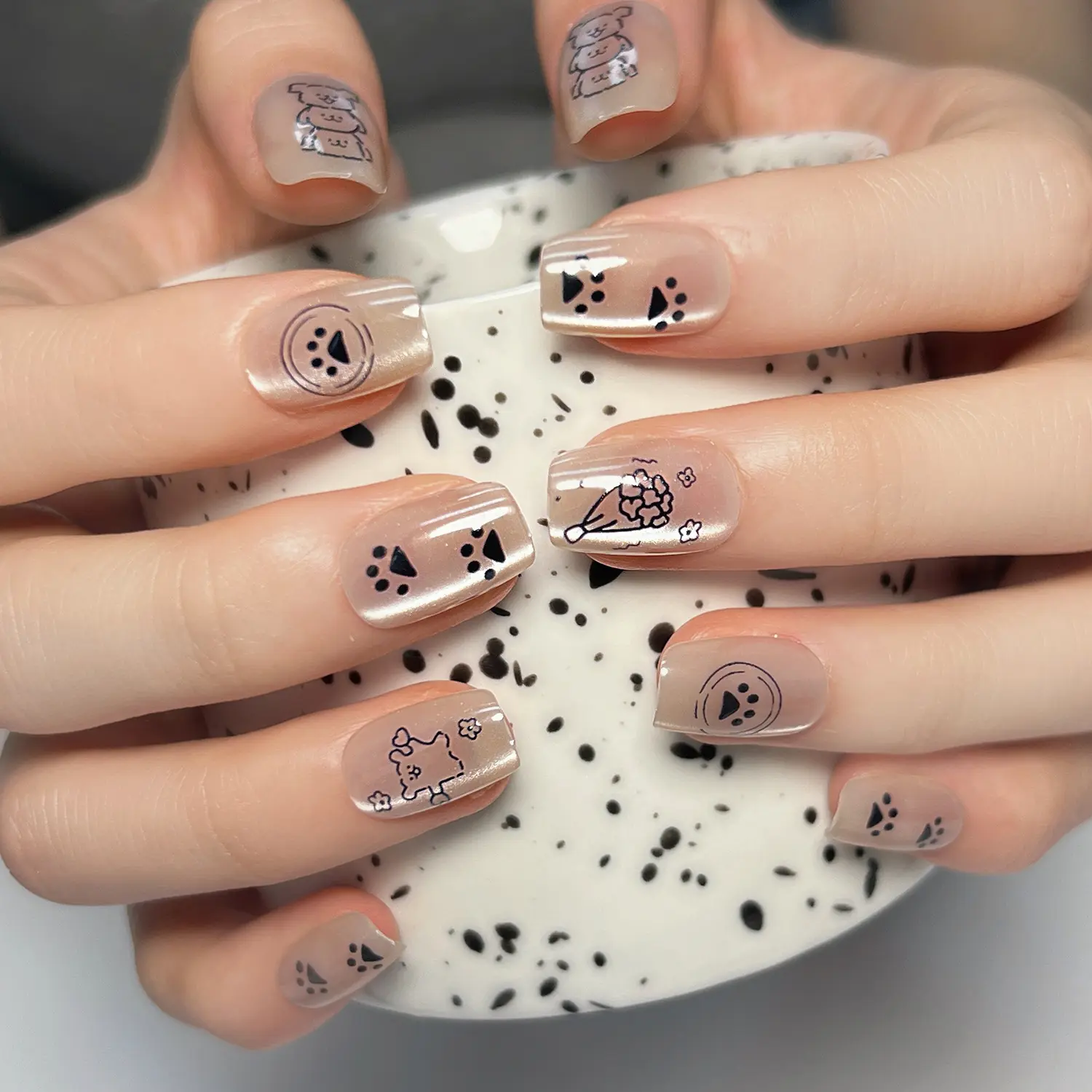 Cute Cartoon Puppy Wear Manicure