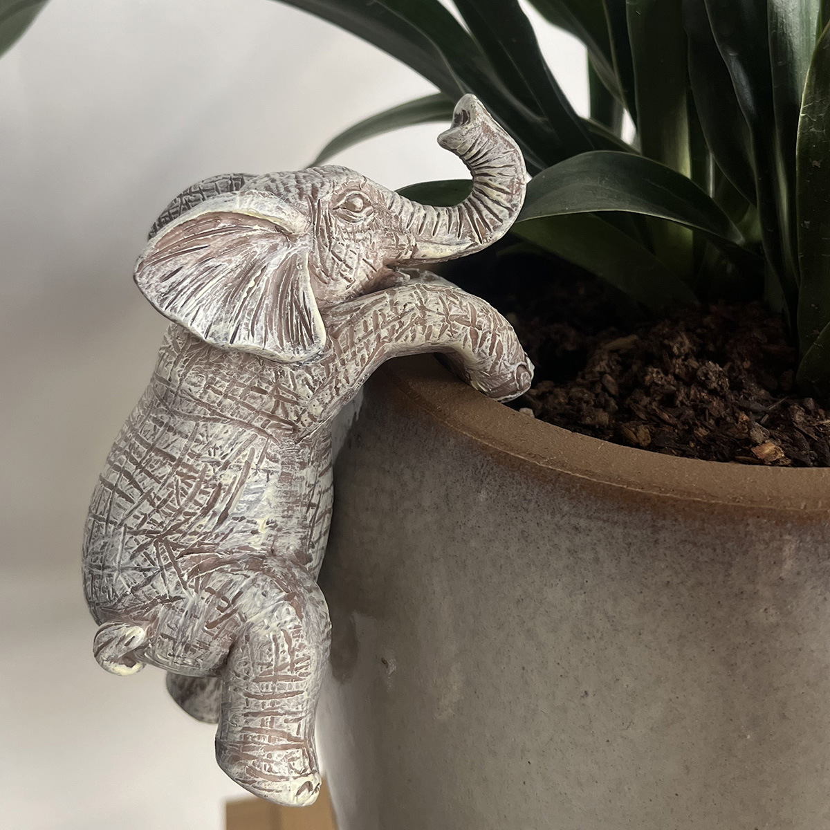 Title 3, Creative Elephant Animal Statue Resin Crafts