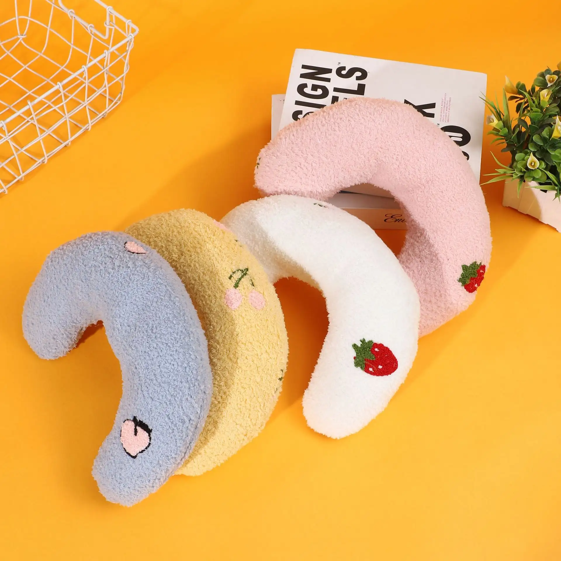 Dogs And Cats To Sleep With Cartoon Pillow Pet Half Moon Pillow Deep Sleep U-shaped Pillow