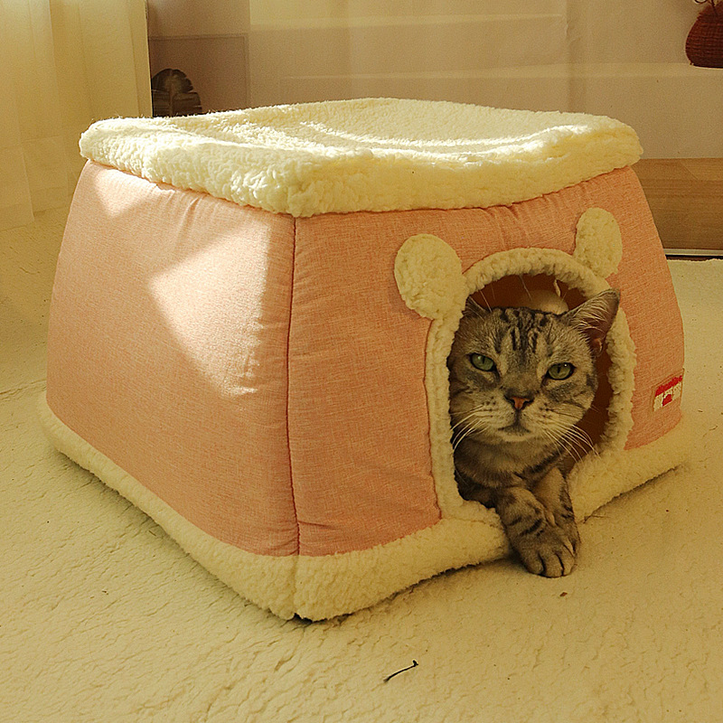 Enclosed Heated Cat And Dog House For Winter Warmth