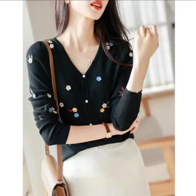 Autumn New Small Slimming Embroidered Pullover Long Sleeve Sweater Black - Shop at LoveMi