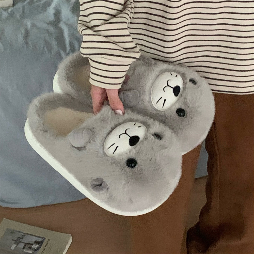 Casual And Comfortable Bedroom Cotton Slippers With A Cute Cartoon Seal Design