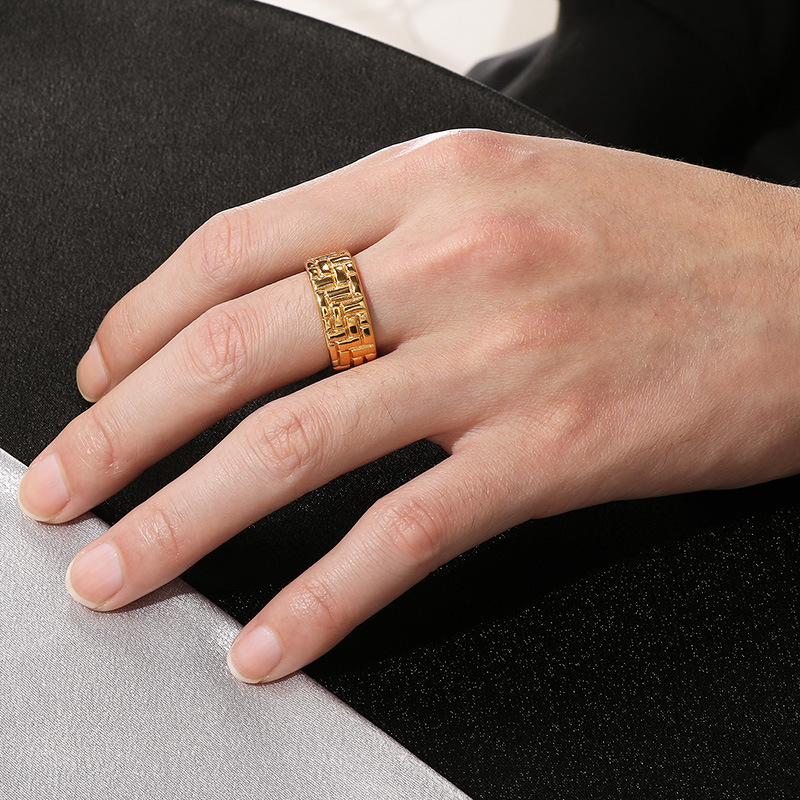 Round Stainless Steel Men's Back-shaped Glossy Ring