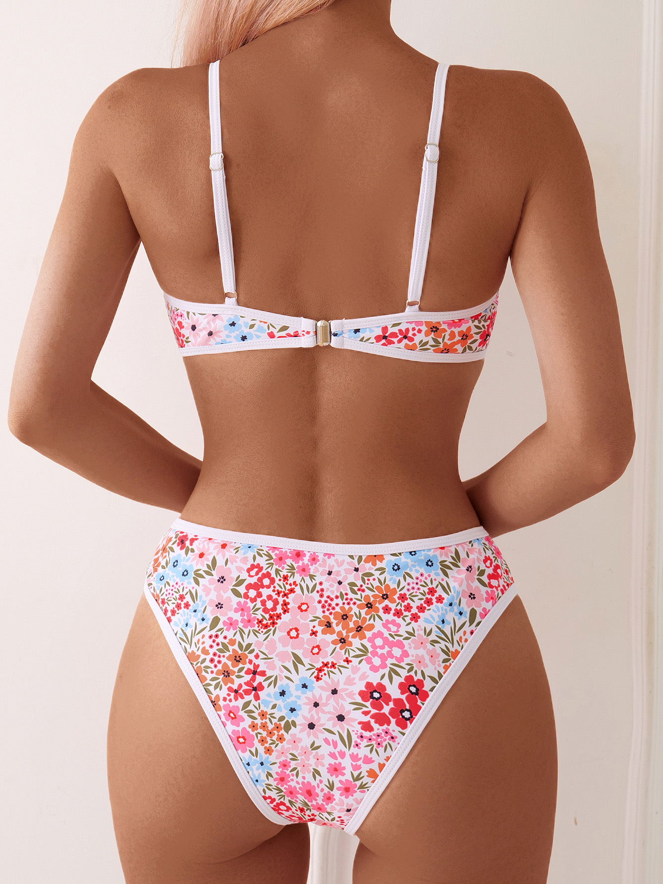 Buy Women's Clothing Online | Buy Trending Dresses for Women