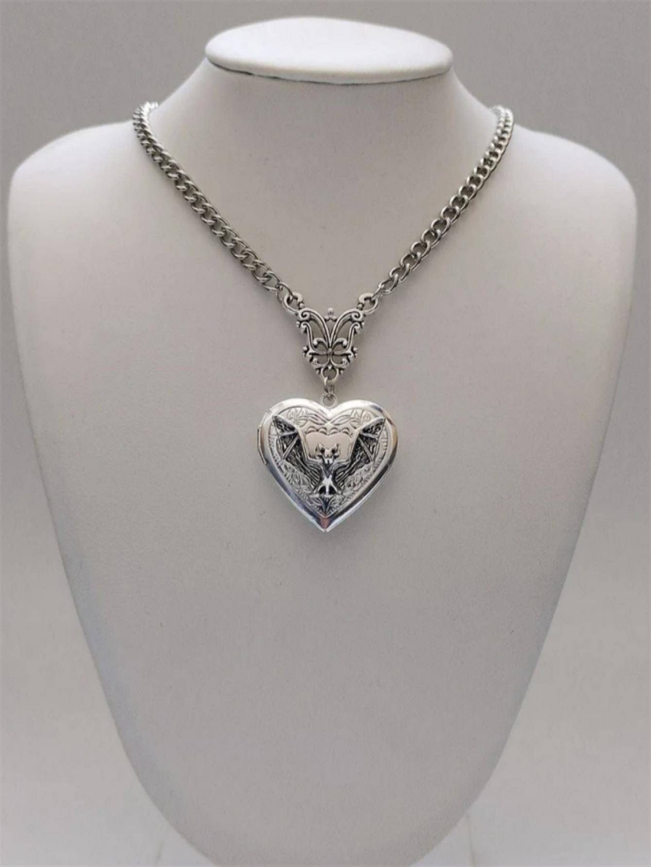 Silver Heart Necklace Photo Box Stainless Steel Victoria Retro Simple