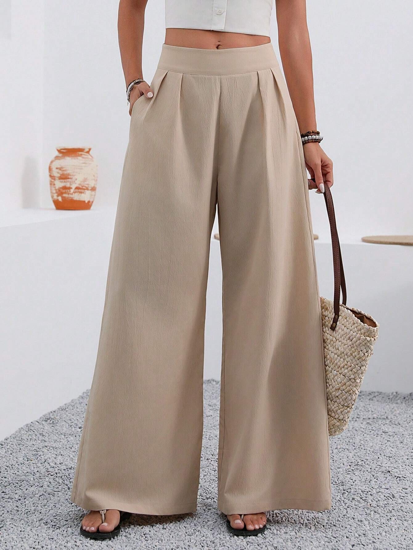Women's high-waist trousers – front and back comparison