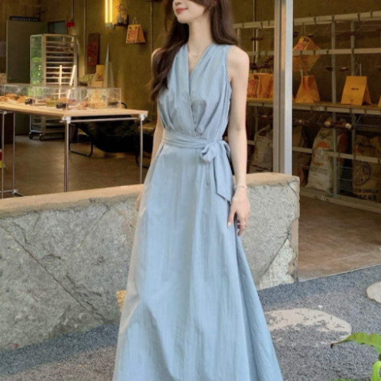V-neck Sleeveless Women's Waist-tight Dopamine Strap Seaside Vacation Style Dress