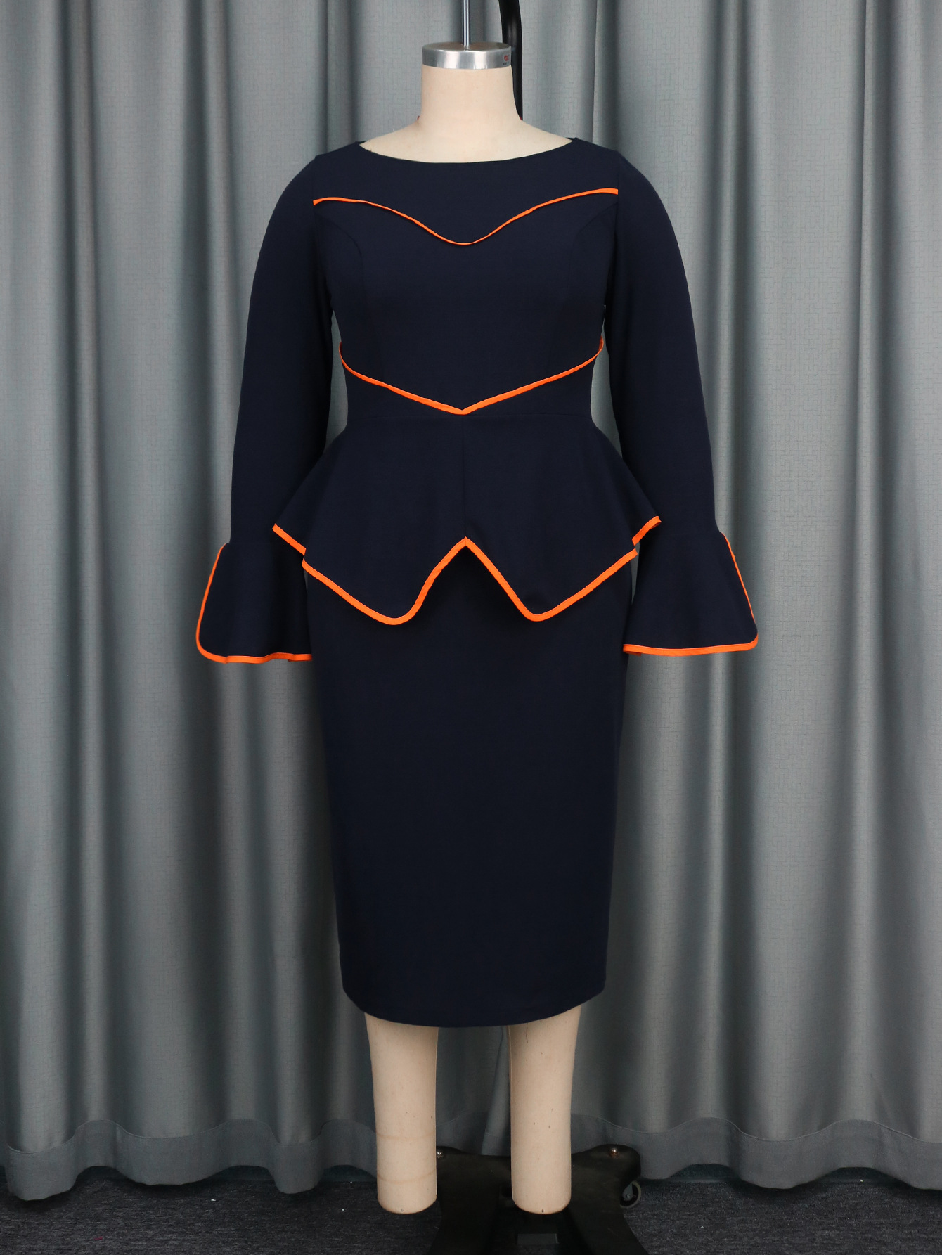 Plus-size African-style U-neck Flared-sleeve Sheath Dress