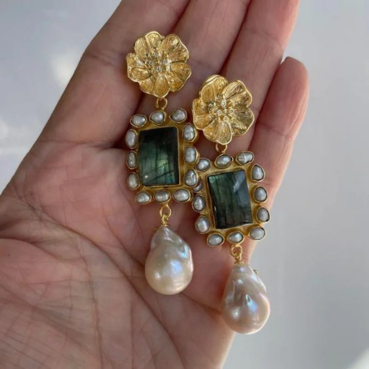Fashionable French Vintage Light-luxury Niche Design Chanel-style Flower And Pearl Earrings