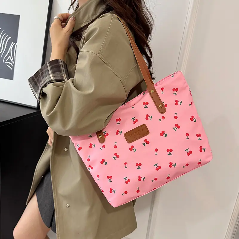 Floral Fresh And Relaxed Commuter Bag