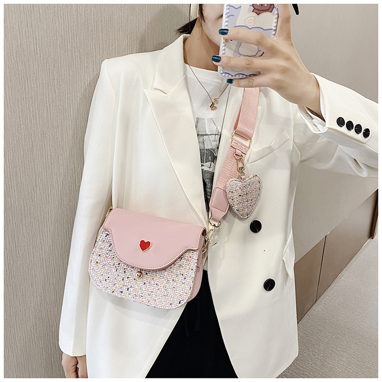 Title 11, All-match woolen woven one-shoulder wide bag sm...