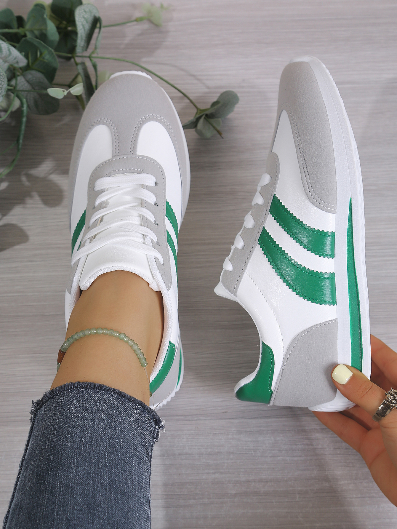 Casual Sneakers – size reference view