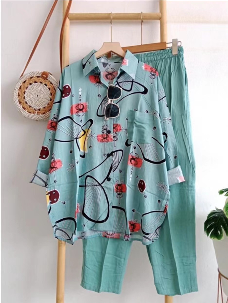 Oversized Loose-fitting Pattern Print Lapel Cardigan Suit - Image 10